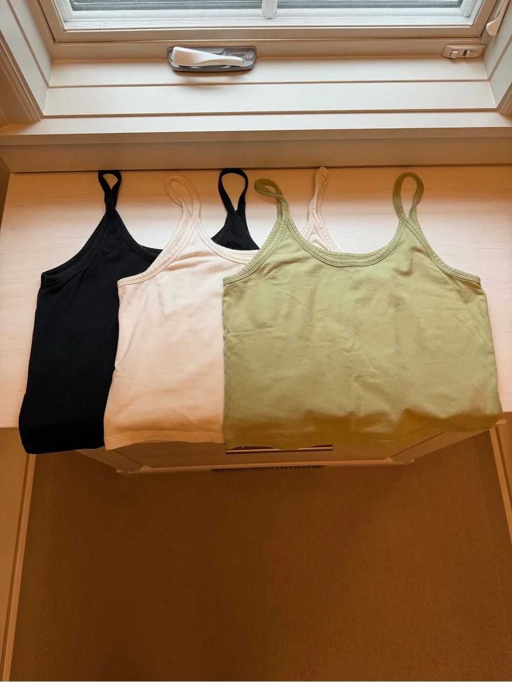 Arq - Crop Tank, Size XL (Bundle) - Picture 1 of 5